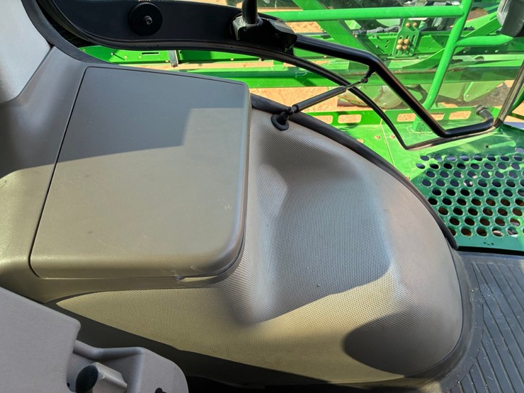 john-deere-r4030-image-17