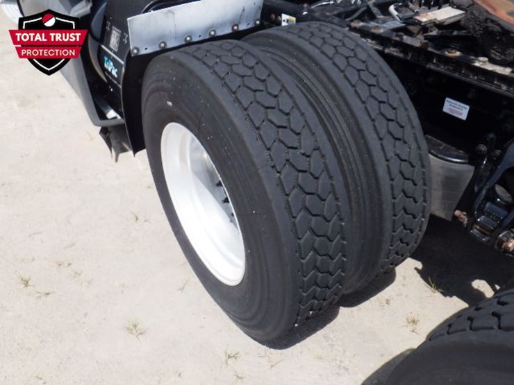 2020-kenworth-t680-image-14