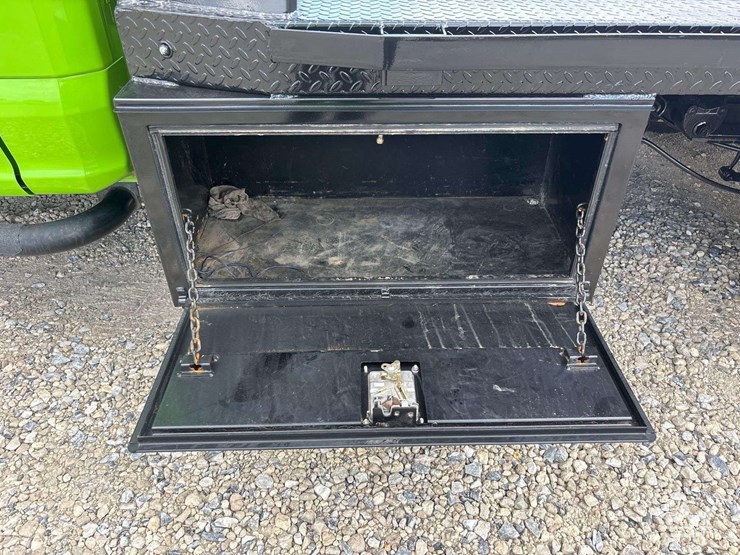 2019-ford-f550-image-16