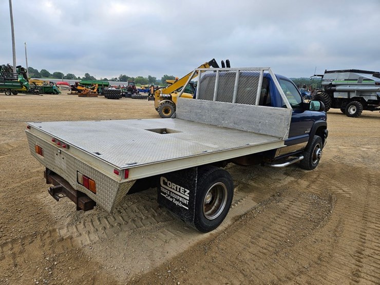 2004-chevrolet-3500-image-5