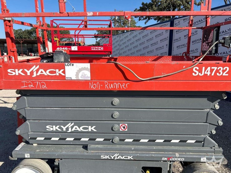 2021-skyjack-sj4732-32ft.-scissor-lift-image-12