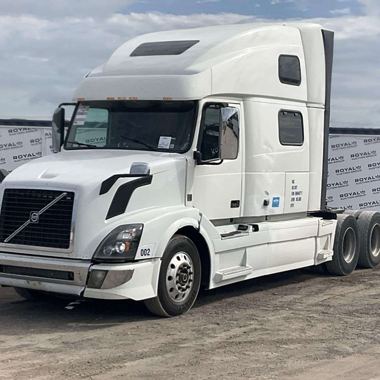 2016 Volvo VNL T/A Sleeper Cab Truck Tractor