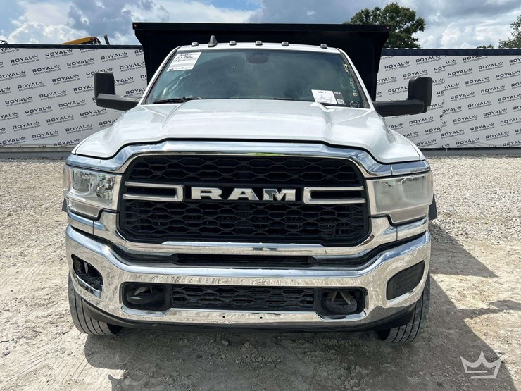2021-ram-5500-4x4-s/a-landscape-dump-truck-image-30