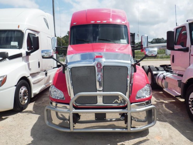 2019-kenworth-t680-image-3