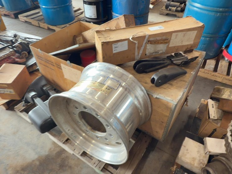 quantity-of-assorted-truck-parts-image-1