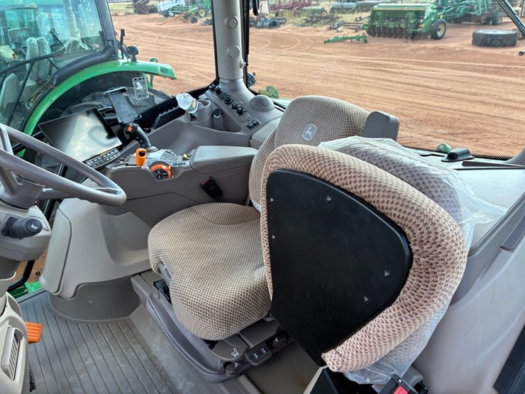 #207611-•-john-deere-6r155-tractor-image-14
