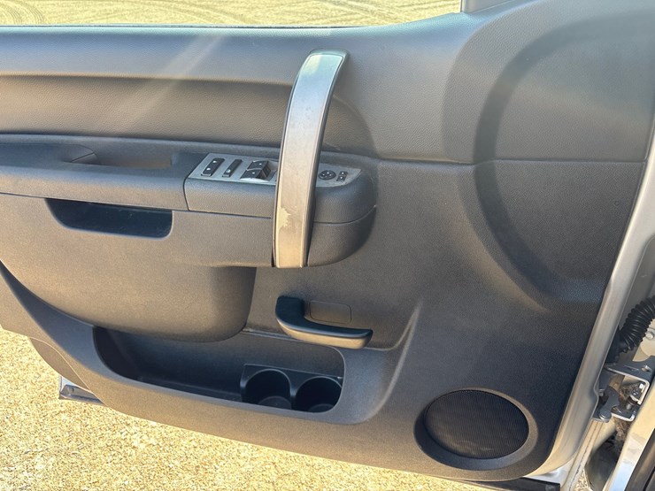 2010-chevrolet-silverado-1500-image-11