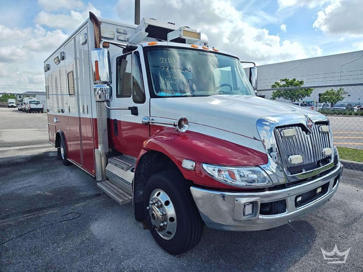 2011-international-durastar-4300-image-2