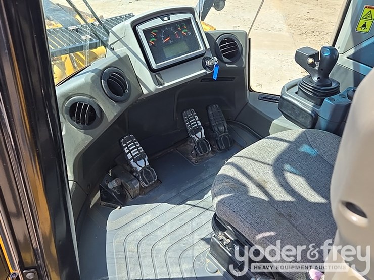 2015-caterpillar-966m-image-74