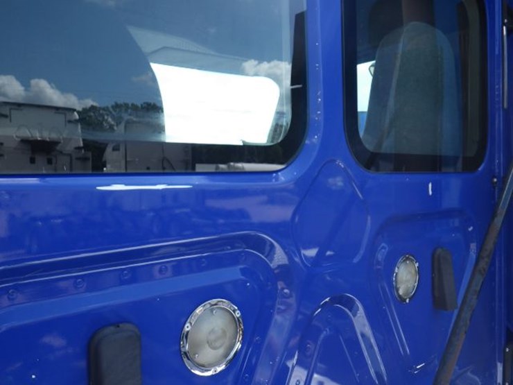 2019-freightliner-cascadia-113-image-15