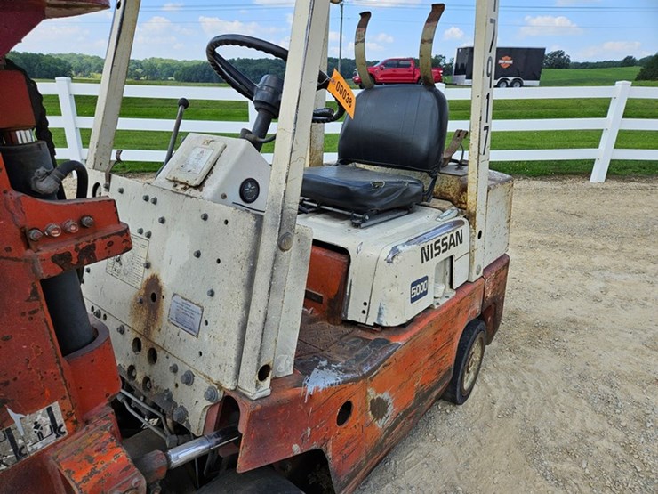 #38-•-nissan-5000-single-stage-fork-lift-image-13
