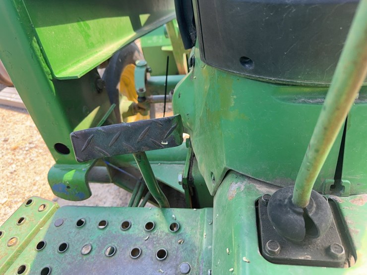 1992-john-deere-1070-image-26