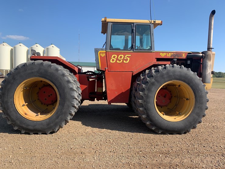 1981-versatile-895-image-5