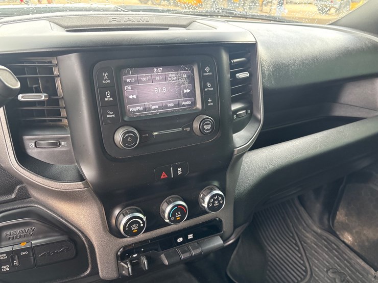 2021-dodge-2500-image-9