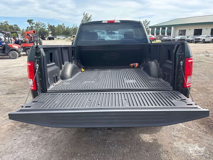 2017-ford-f150-image-18