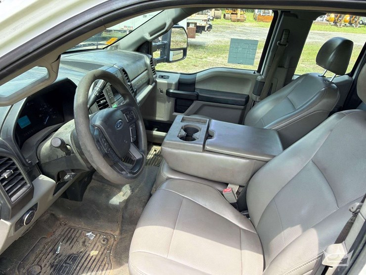 2019-ford-f550-image-13