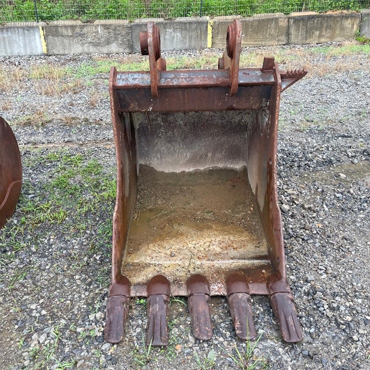 #4513 • Doosan Excavator Bucket