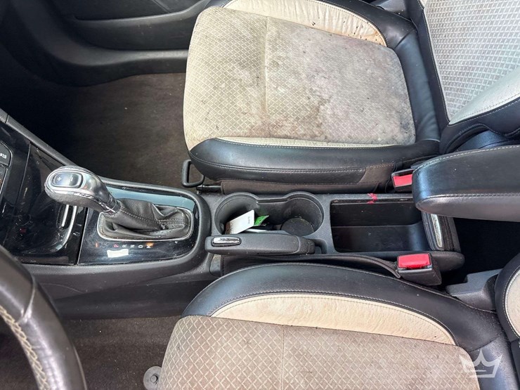 2017-buick-encore-image-19