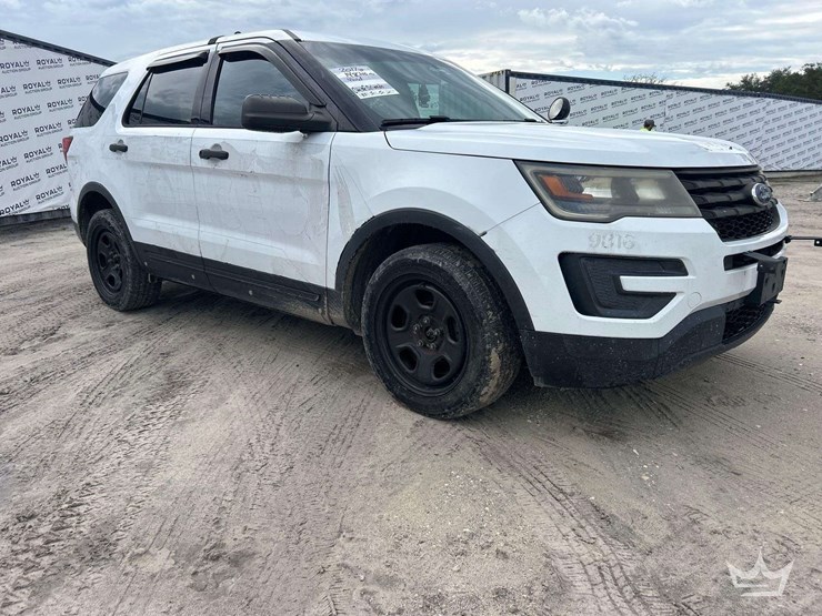 2017-ford-explorer-image-2