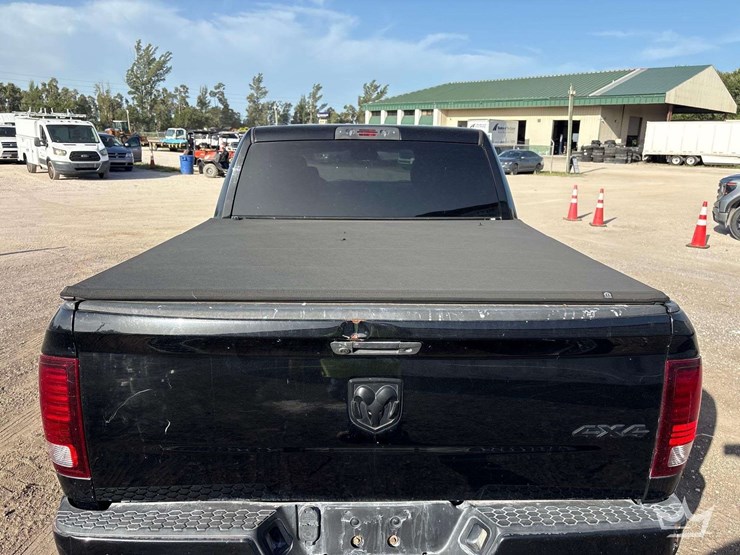 2014-dodge-1500-image-12