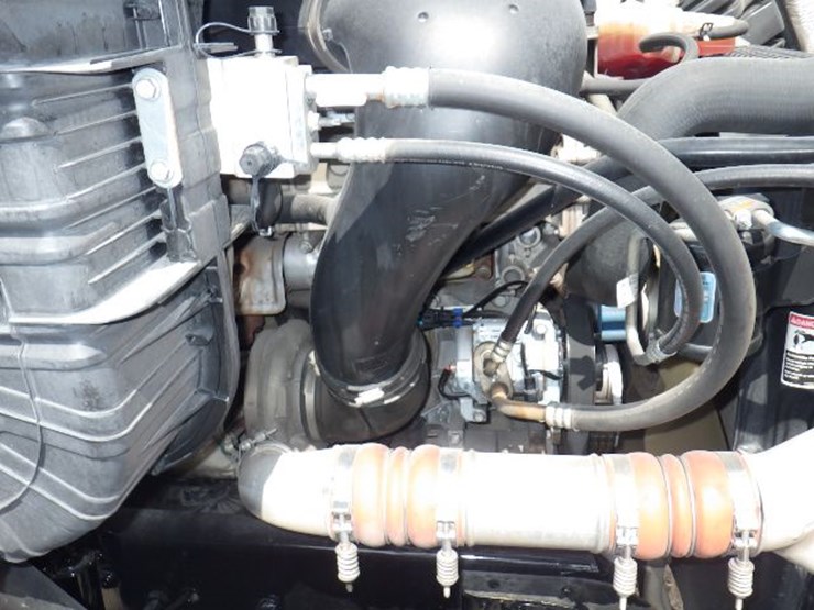 2019-freightliner-cascadia-113-image-23