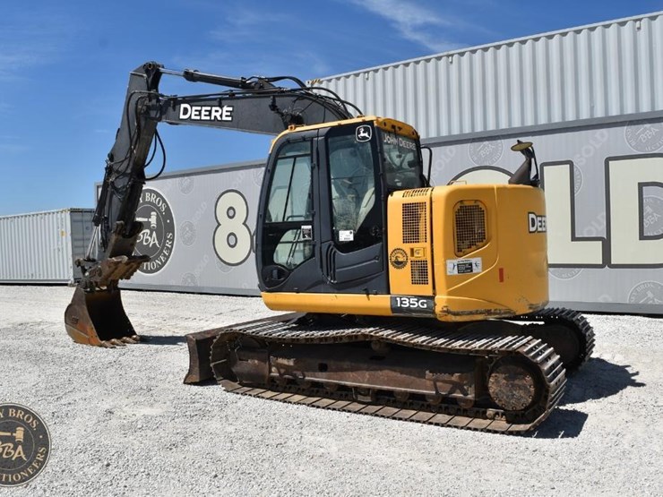 2014-deere-135g-image-7