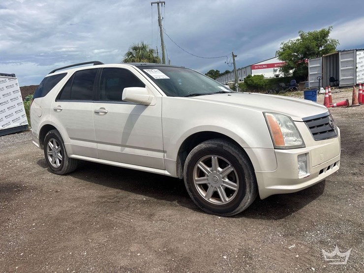 2005-cadillac-srx-image-2