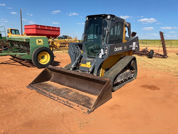 deere-325g-image-1