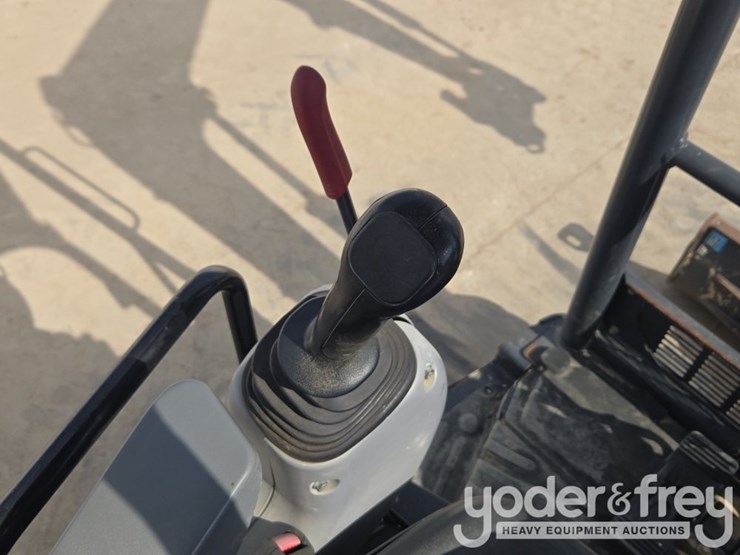 deere-60g-image-45