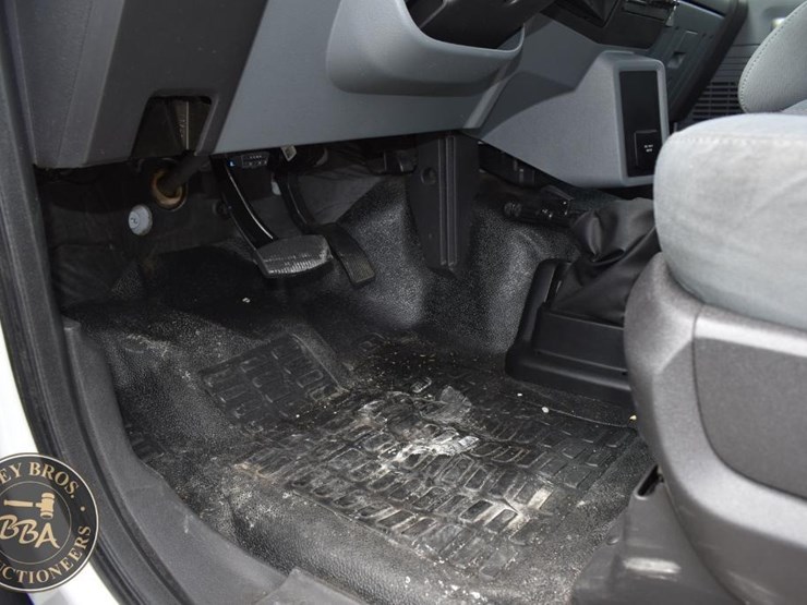 2020-ford-f650-image-28