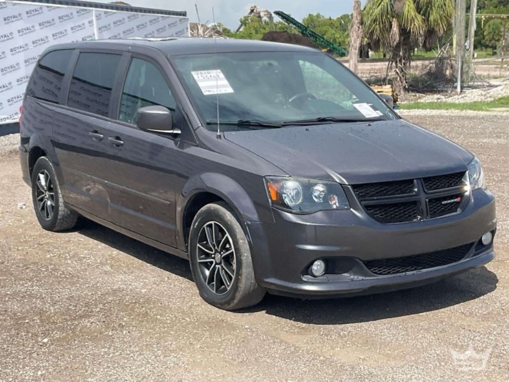 2015-dodge-caravan-image-2