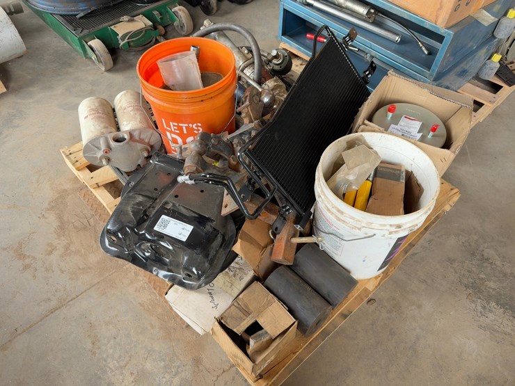assorted-truck-and-equipment-parts-image-3