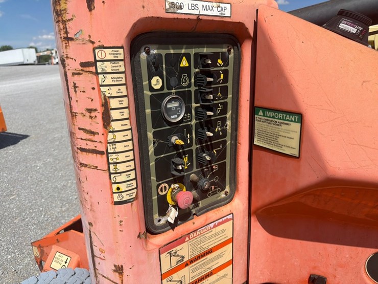 2005-jlg-e400ajp-image-9