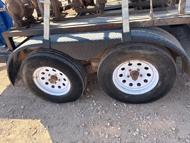2014-valley-10.5’-x-4.5’-t/a-bumper-pull-grease-pump-trailer-image-6