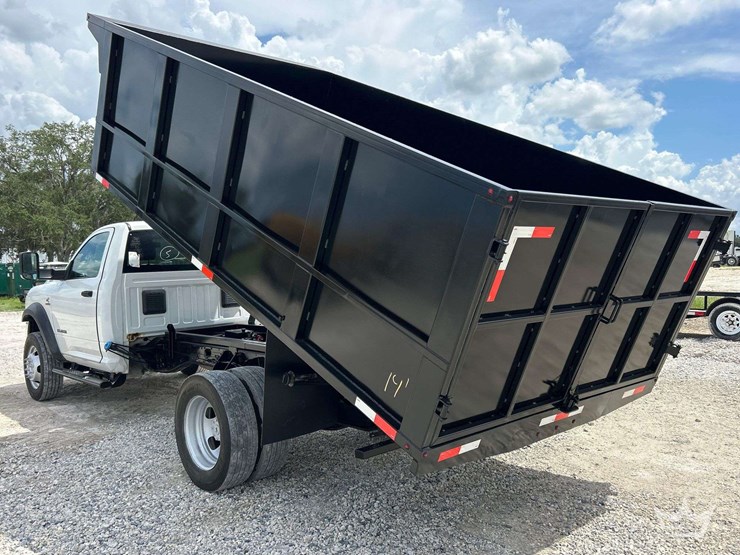2021-ram-5500-4x4-s/a-landscape-dump-truck-image-4