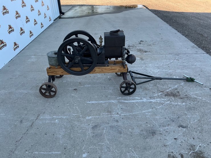 #5066-•-waterloo-boy-hit-and-miss-stationary-engine-on-transport-cart-image-6