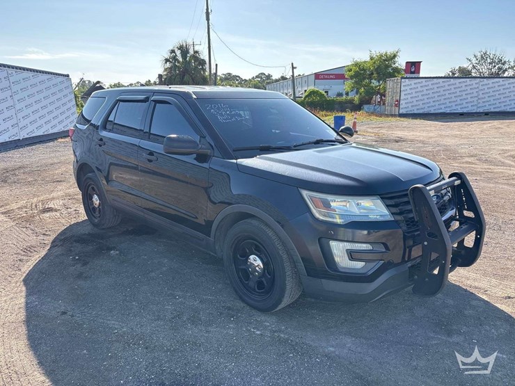 2016-ford-explorer-image-2
