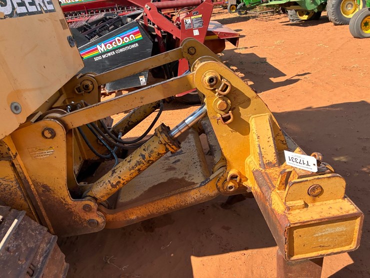 deere-700j-image-6
