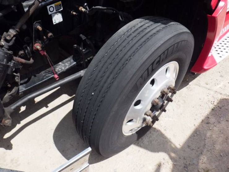 2019-kenworth-t680-image-28