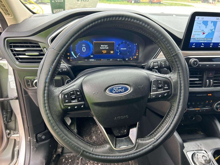 2020-ford-escape-image-15