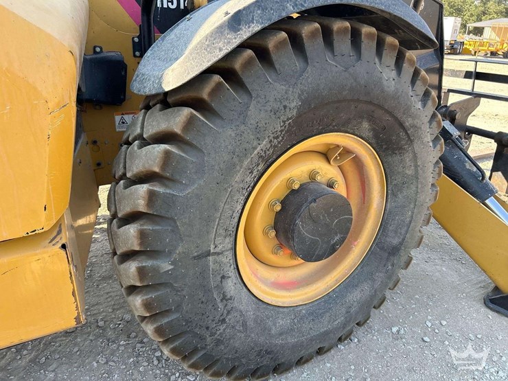 2018-caterpillar-th514d-11,000lb.-4x4-rough-terrain-telehandler-image-27
