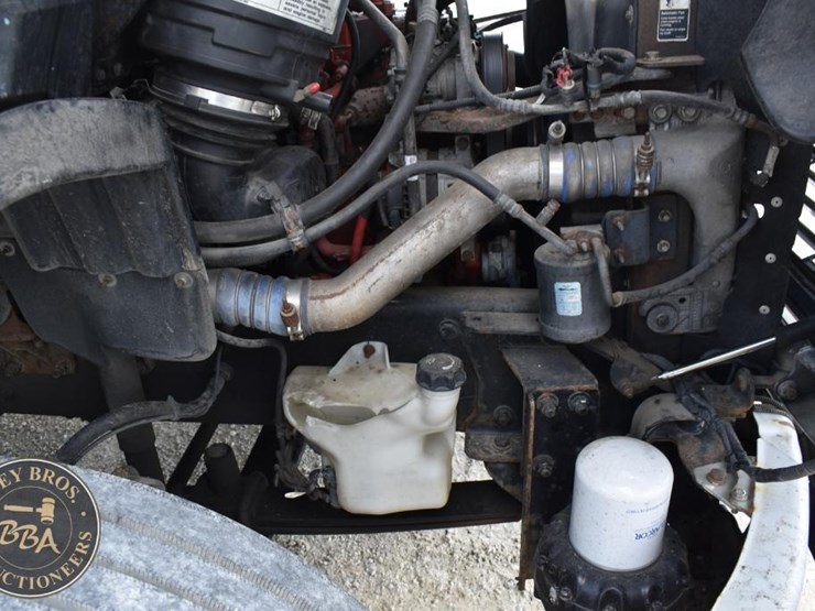 2015-freightliner-business-class-m2-106-image-29