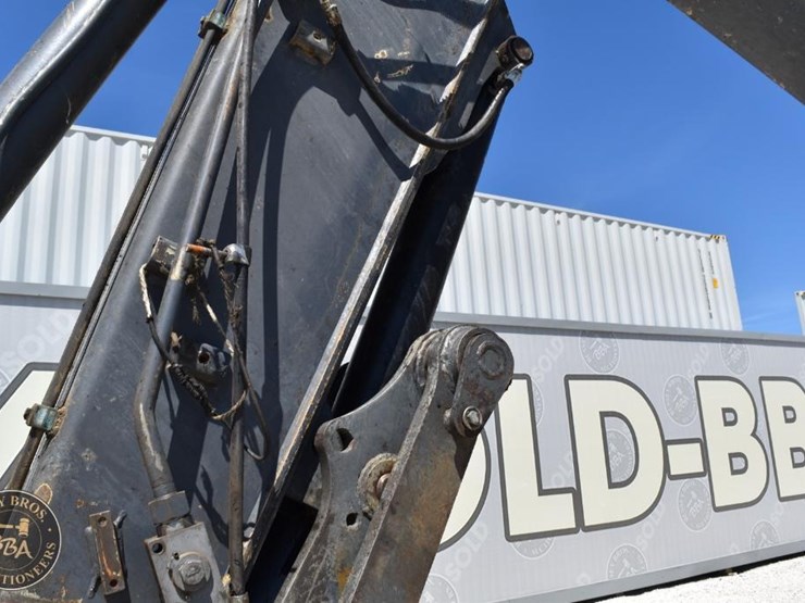 2014-deere-135g-image-27