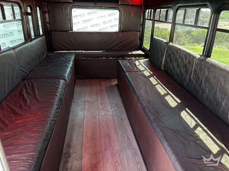 2014-ford-e350-image-20