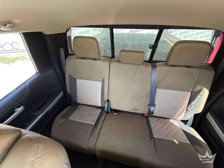 2016-toyota-tundra-image-21