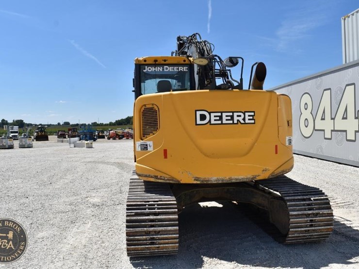 2014-deere-135g-image-13