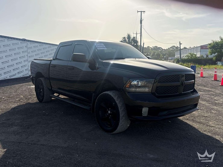 2014-dodge-1500-image-2