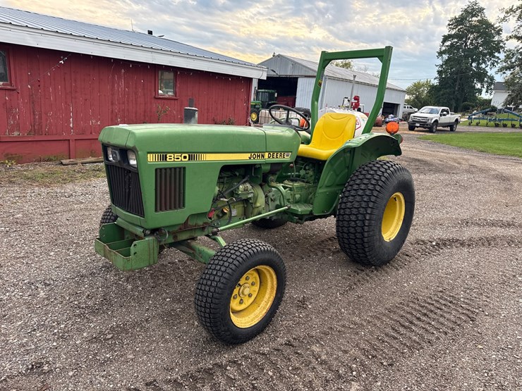 john-deere-850-image-1