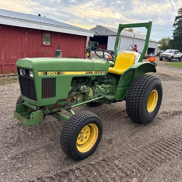 JOHN DEERE 850