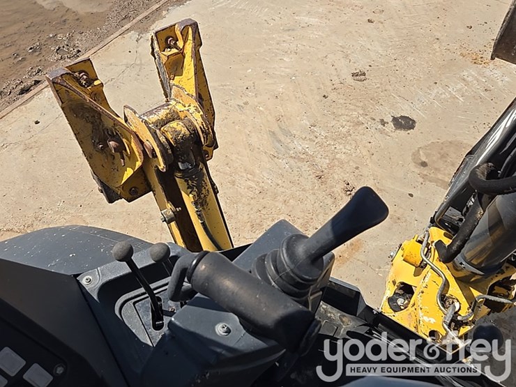 2014-deere-310k-ep-image-56